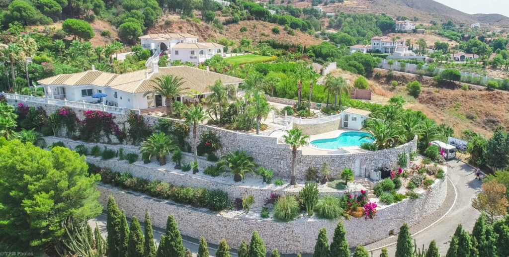 Detached Villa Valtocado