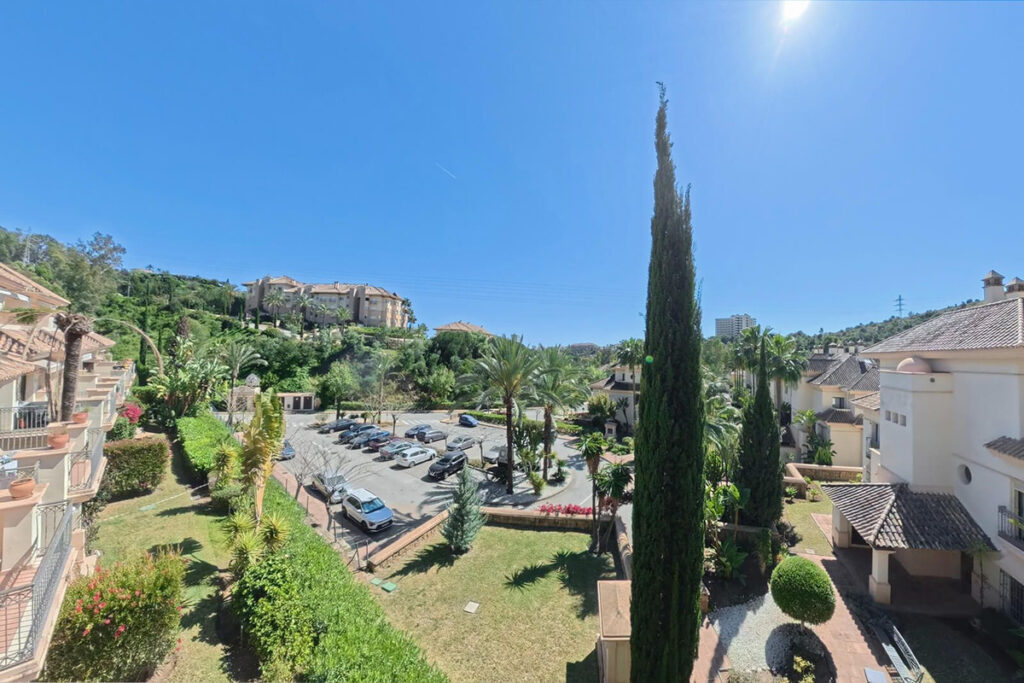Middle Floor Apartment Marbella