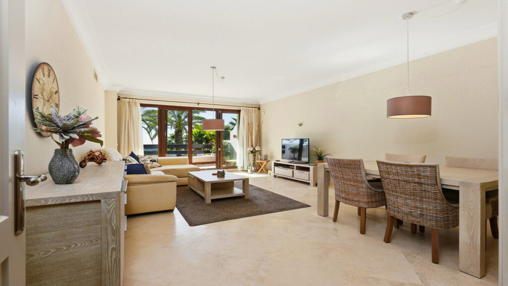 Middle Floor Apartment Casares
