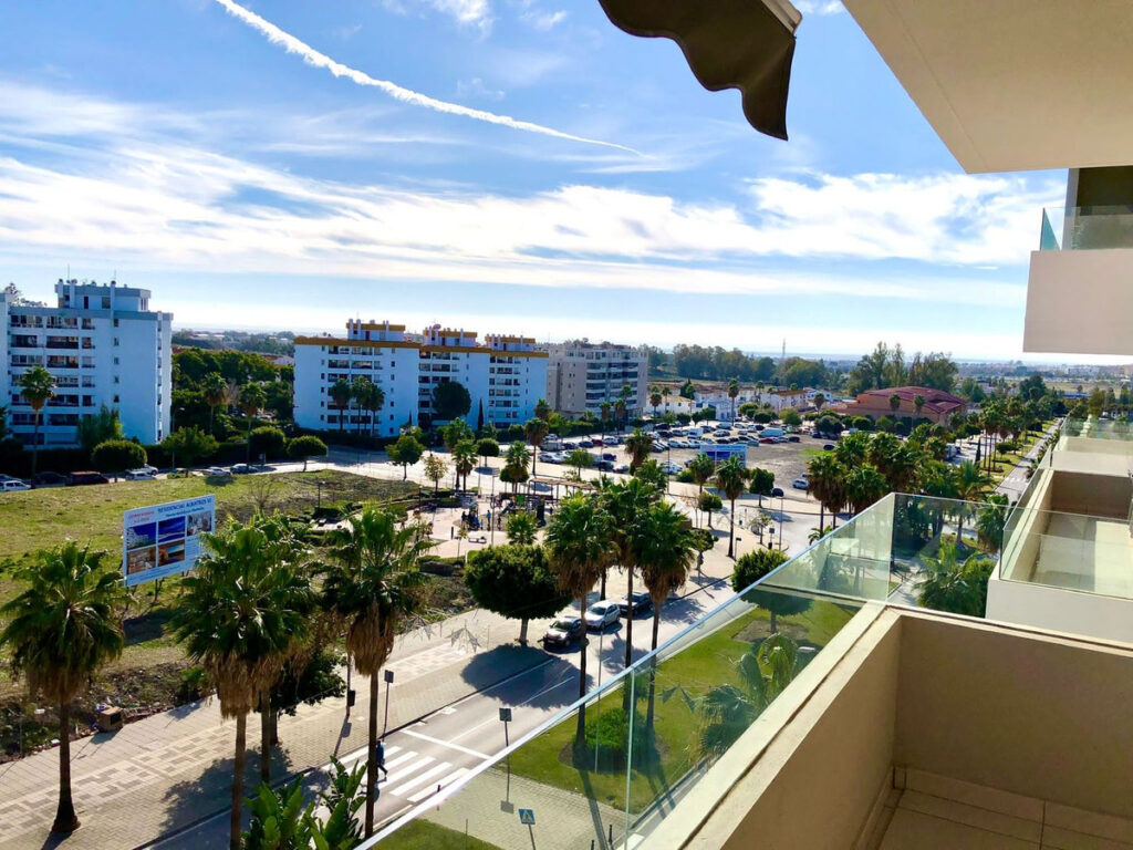 Top Floor Apartment Nueva Andalucía