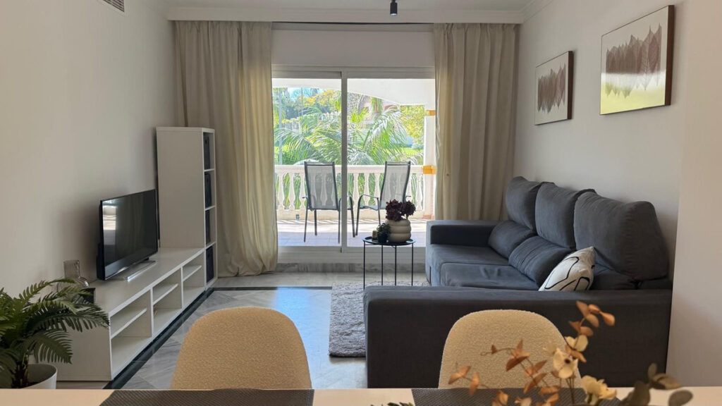 Middle Floor Apartment Nueva Andalucía