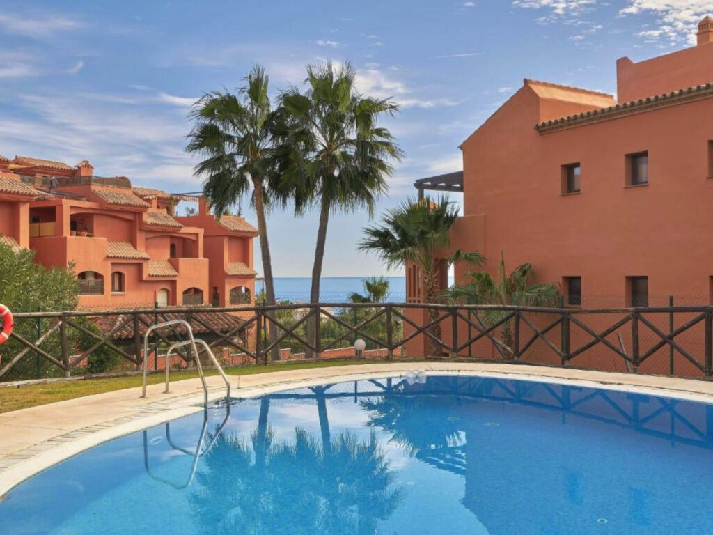 Middle Floor Apartment Estepona