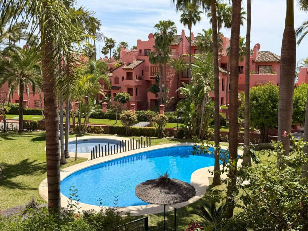 Middle Floor Apartment Estepona