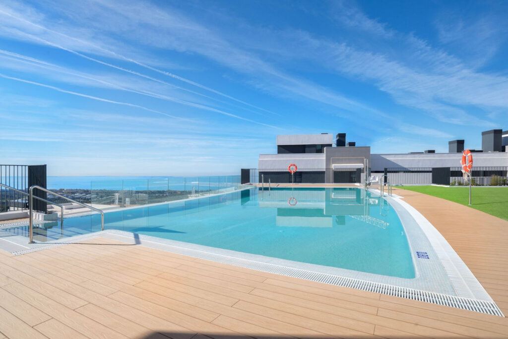 Middle Floor Apartment Altos de los Monteros