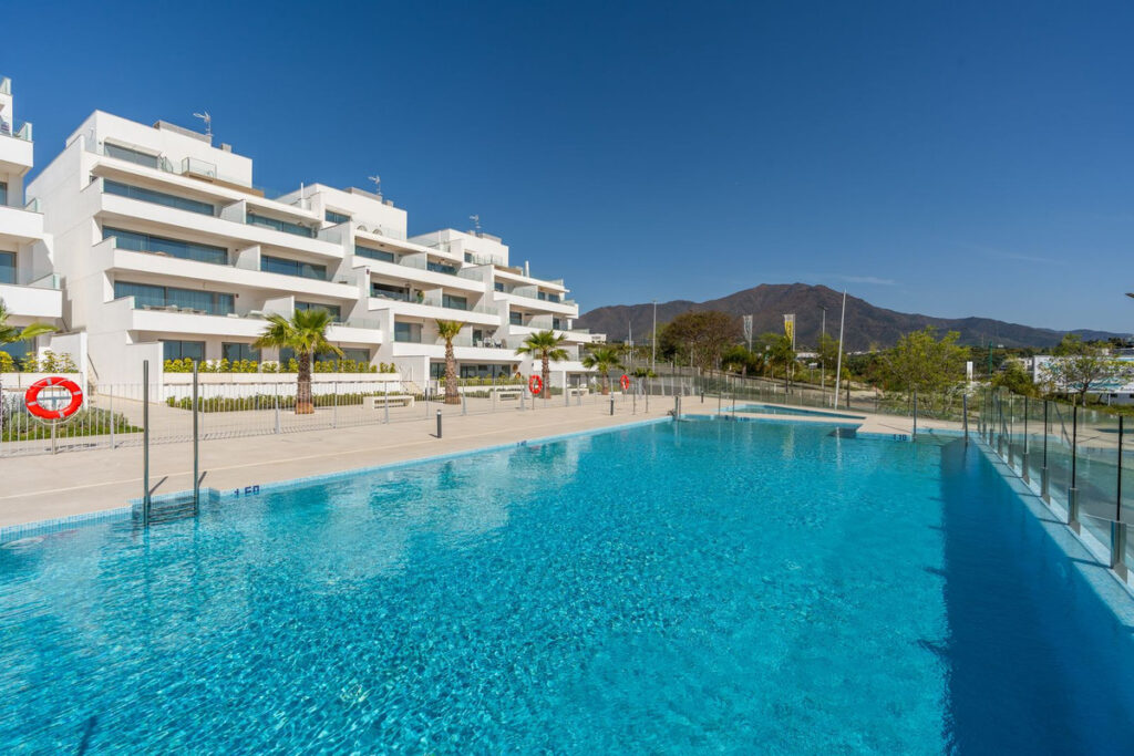 Middle Floor Apartment Estepona