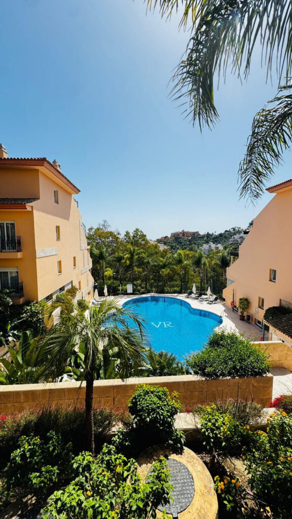 Middle Floor Apartment Nueva Andalucía