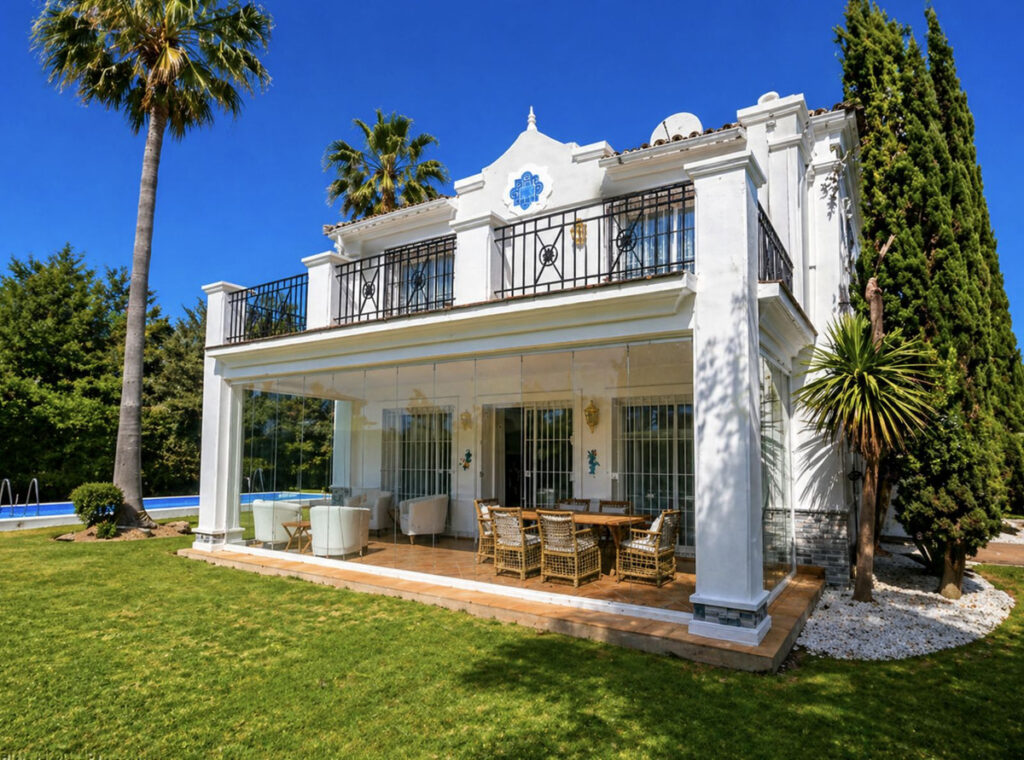 Detached Villa La Duquesa