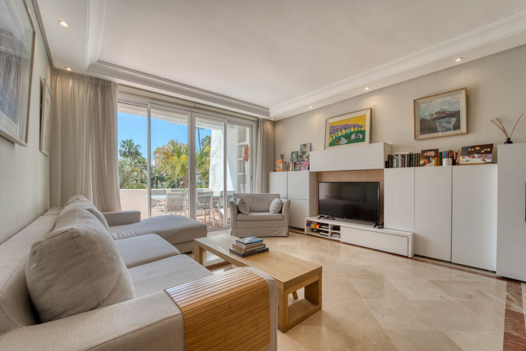 Middle Floor Apartment Puerto Banús