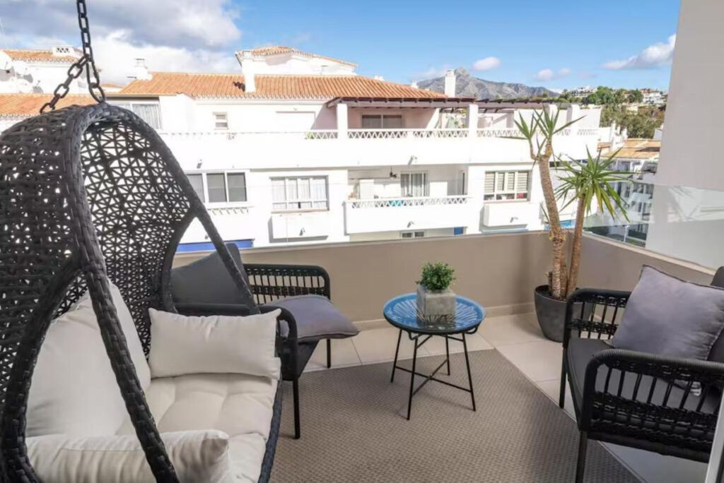 Middle Floor Apartment Nueva AndalucÃa