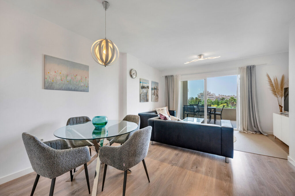 Middle Floor Apartment Nueva AndalucÃa