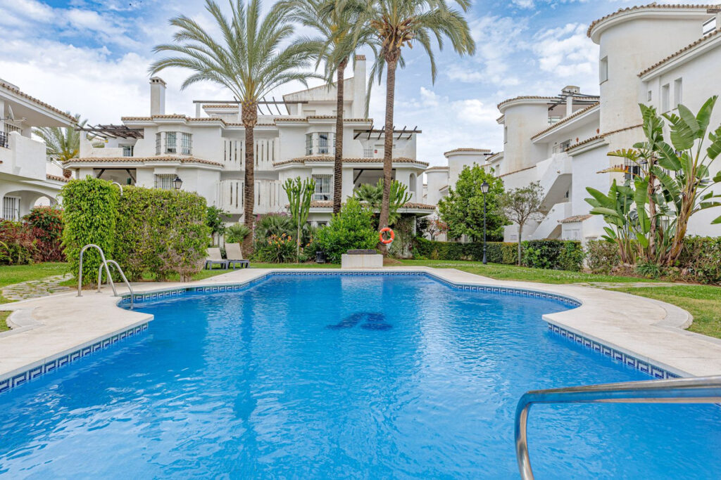 Middle Floor Apartment Marbella
