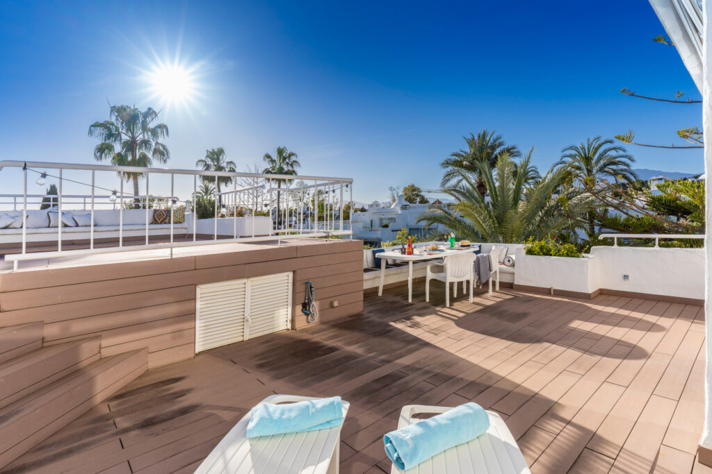 Amazing Duplex penthouse  by the sea In Marbella Golden Mile