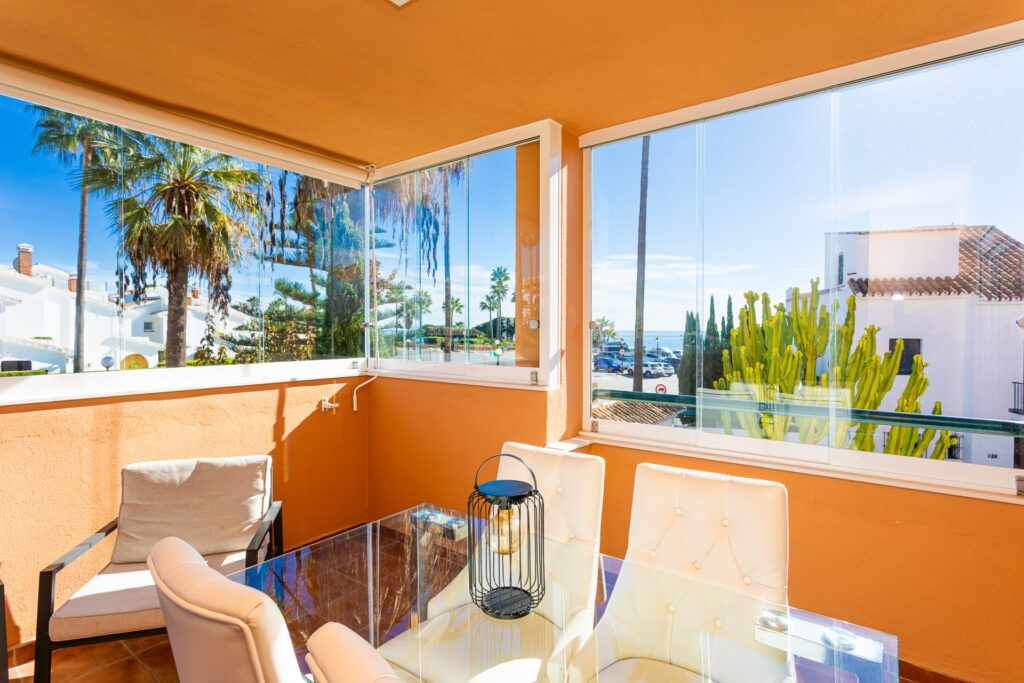 Fantastic Corner Apartment with Sea Views – Alicate Playa, East Marbella In Marbella Este