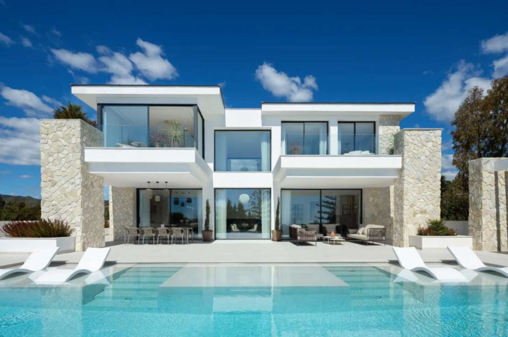 Exclusive Villas in La Quinta – Panoramic Living in Marbella In Benahavis