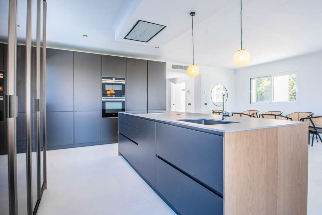 Renovated Modern Villa in La Mairena In Ojen