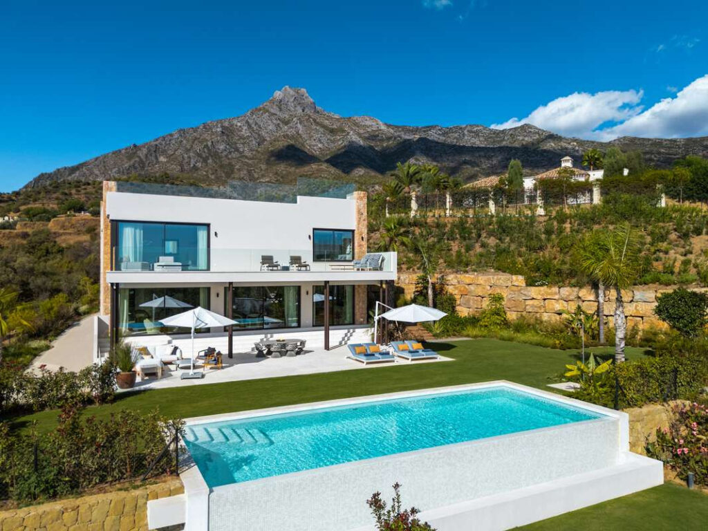 Luxury Newly Built Villa in Marbella Hill Club In Marbella