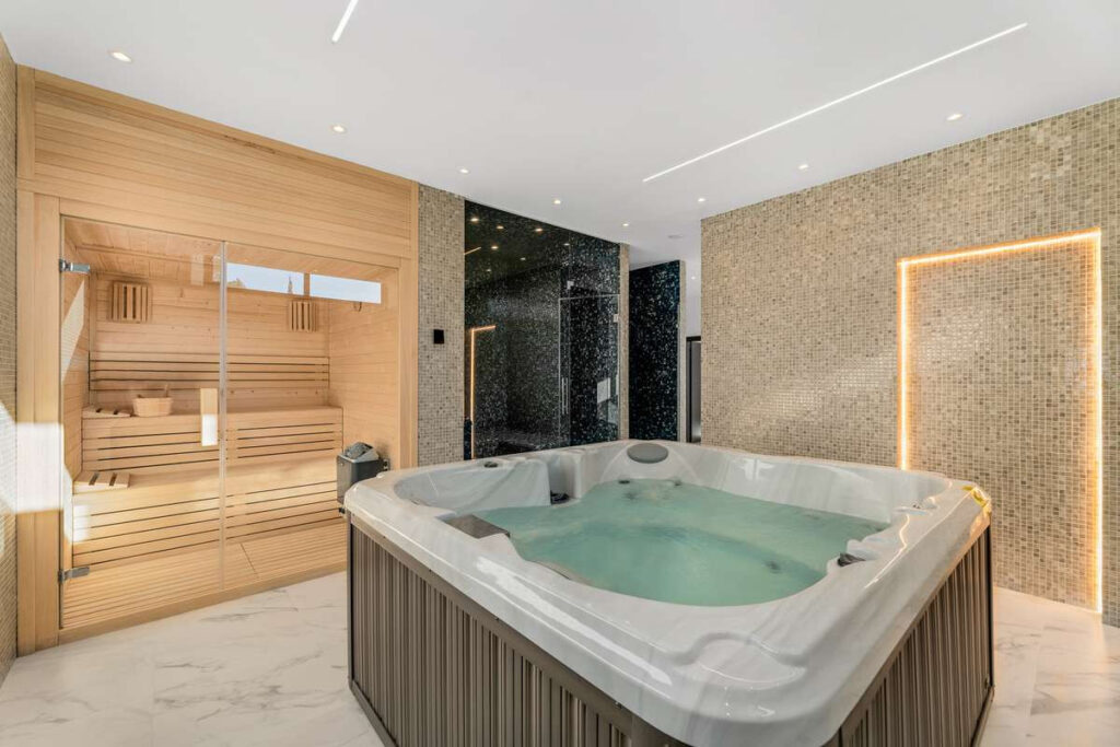 Contemporary Luxury Villa in Paraíso Alto with Spa and Smart Living In Benahavis