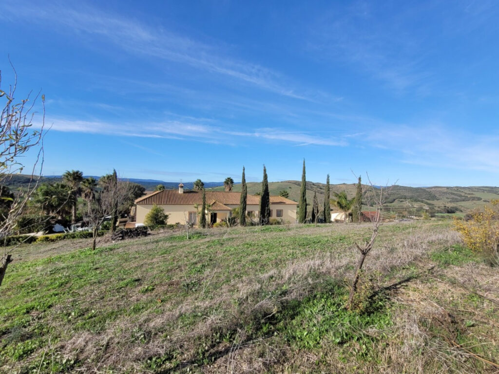 BIG drop in price! Wonderful country estate (horses), 6 dorm, very close to Sotogrande In San Martin del Tesorillo