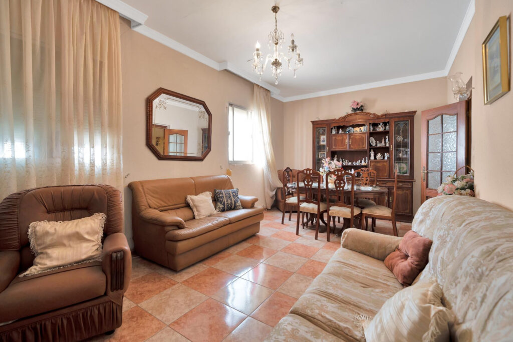 Town house in La Linea de la Concepción In La Linea de la Concepcion