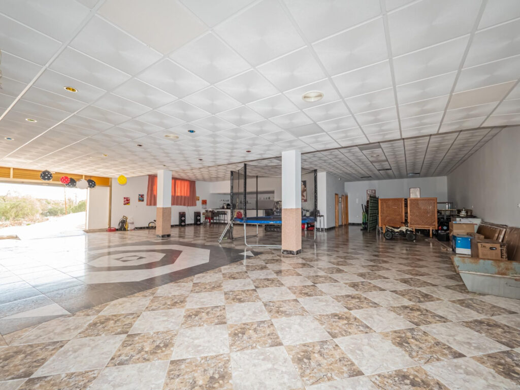 SEMI-BASEMENT IN ALOZAINA In Alozaina