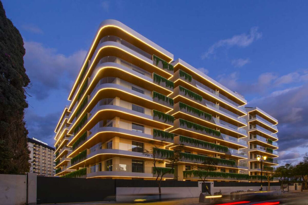 Exclusive Coastal Residential Complex In Fuengirola