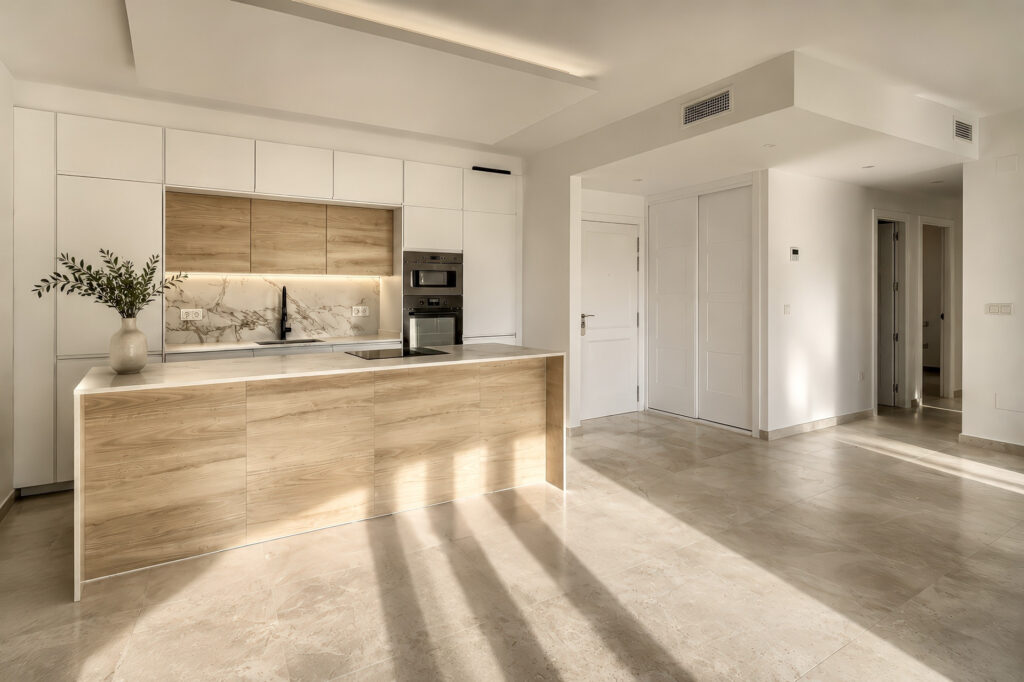 MIRAFLORES | RENOVATED PENTHOUSE WITH PANORAMIC SEA VIEWS AND MOUNTAIN VIEW In Miraflores