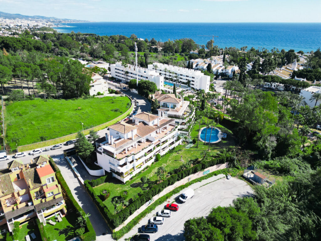 Ground Floor Apartment In Balcones de Puente Romano Marbella Golden Mile Marbella