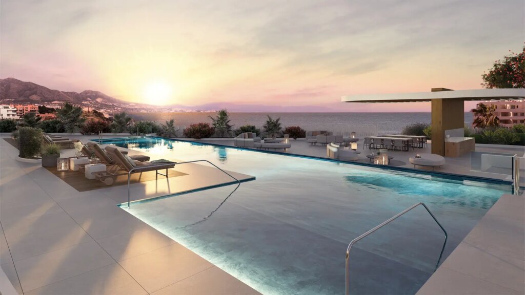 Homes with fascinating sea views In El Faro de Calaburras