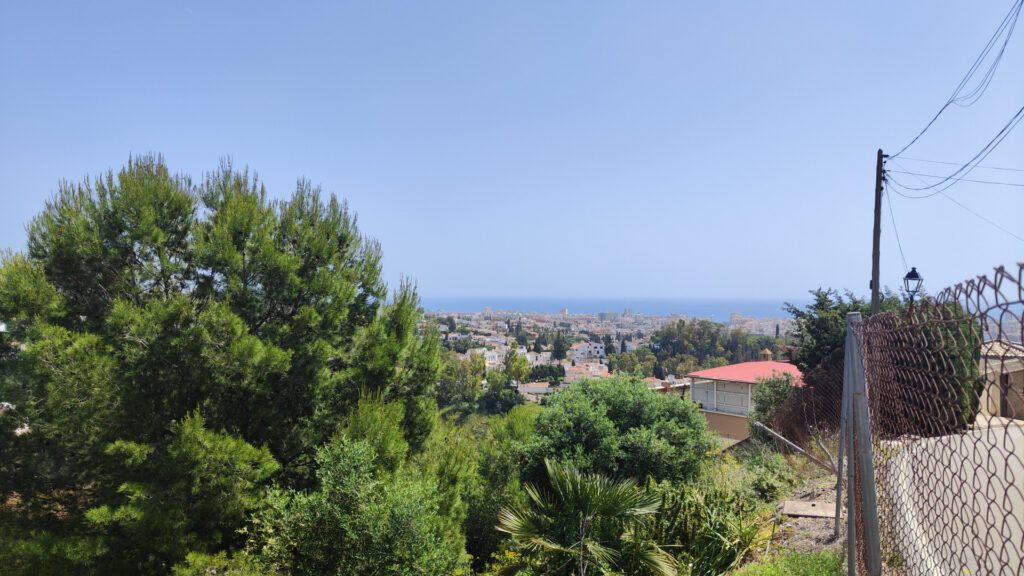 580 m² plot in a residential area In Sierrezuela