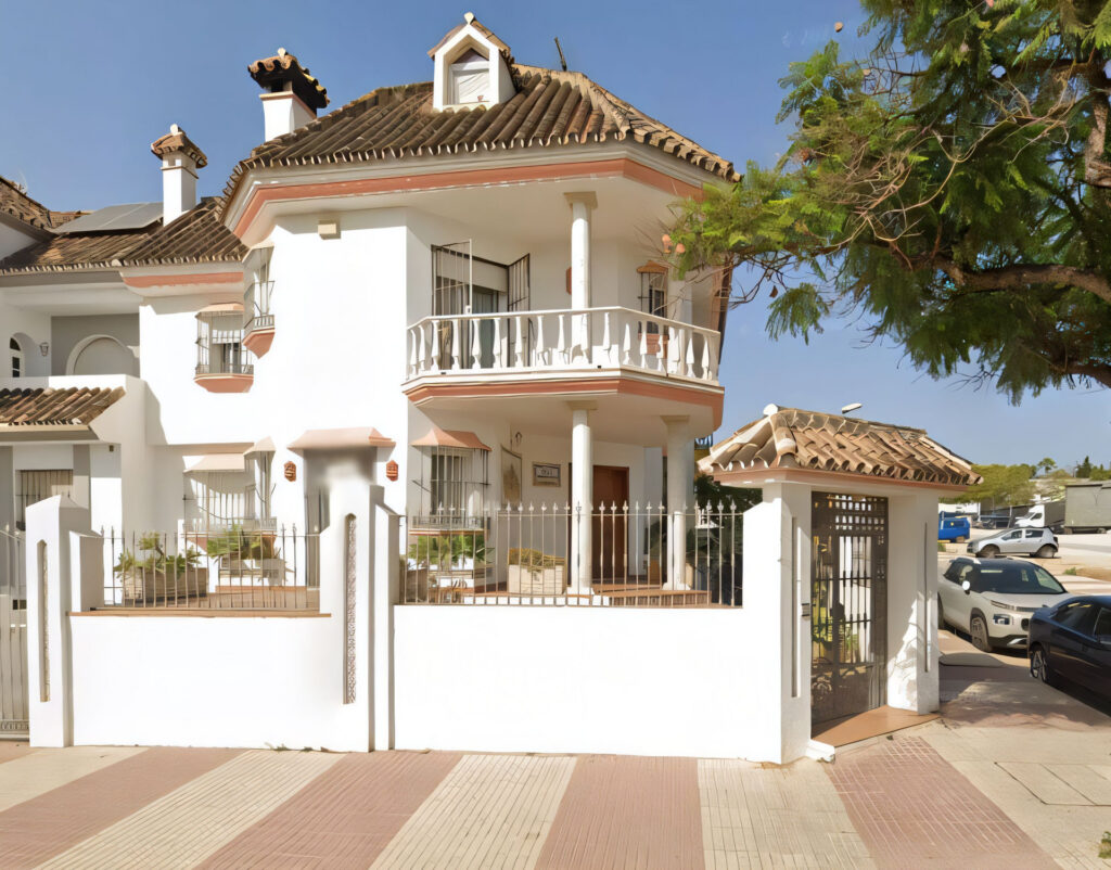 Semi Detached House In San Pedro de Alcantara