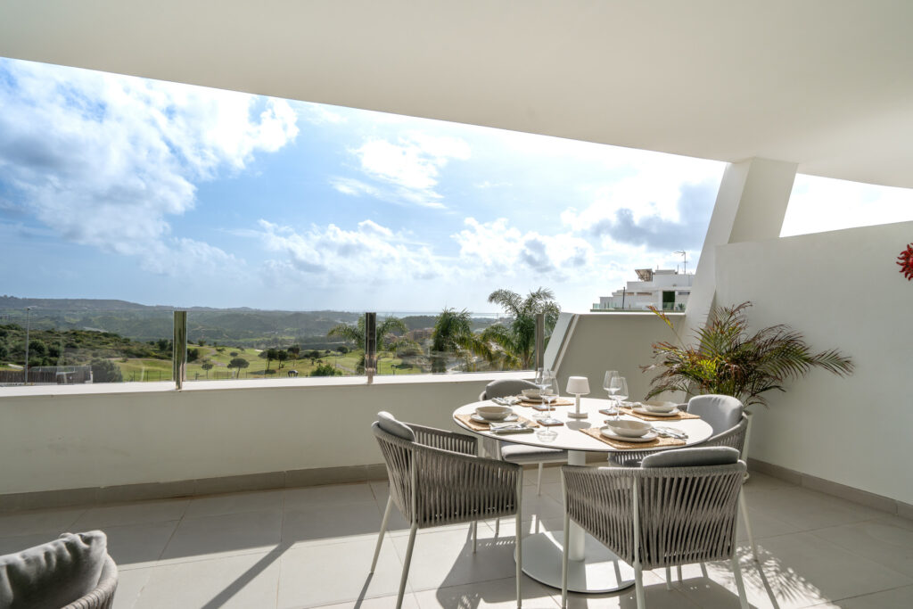 Stunning Contemporary Middle Floor Apartment in Calanova Golf In Calanova Golf