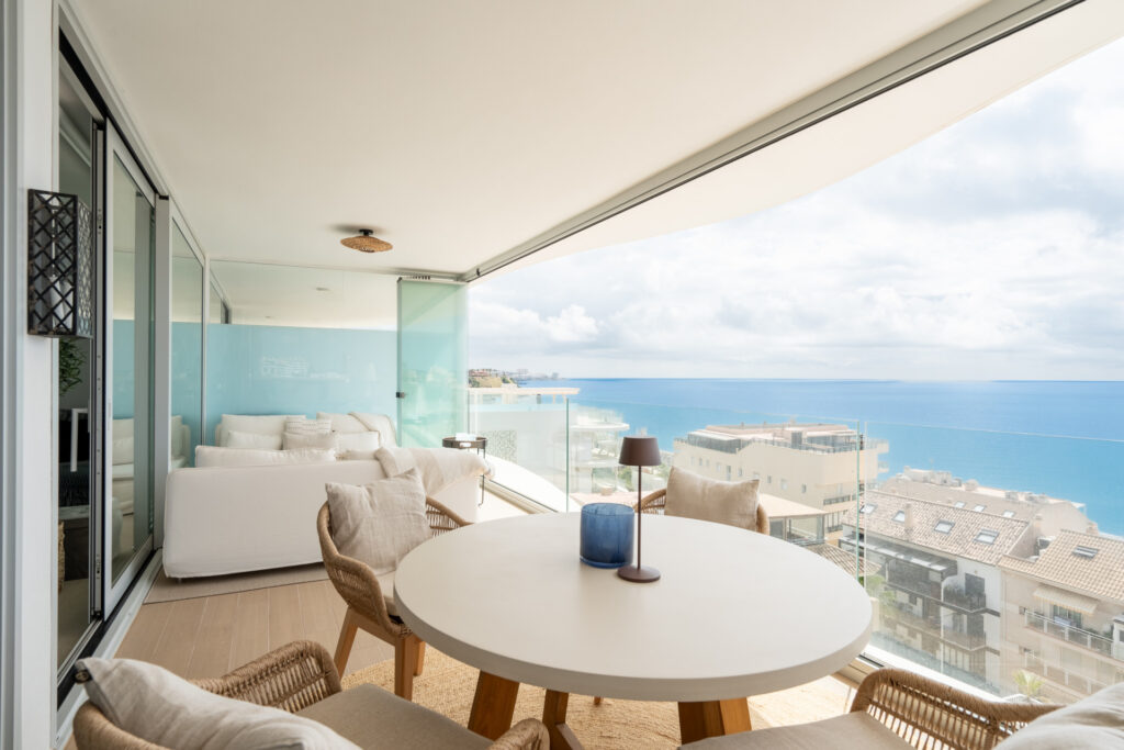 Spacious, modern and fully furnished corner apartment in Wave Collection In Fuengirola
