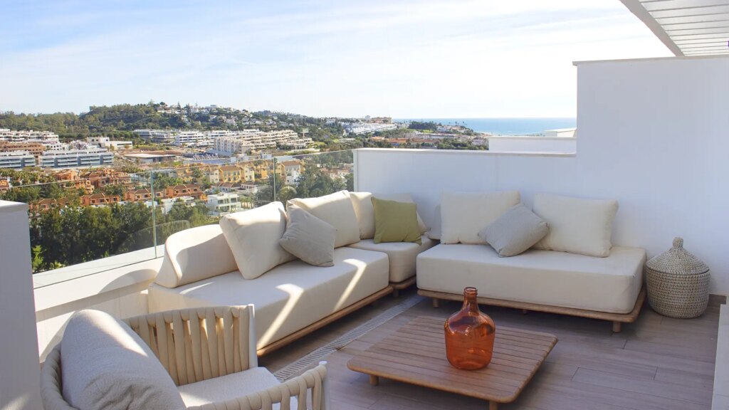 Unrivalled views in a vibrant setting In La Cala