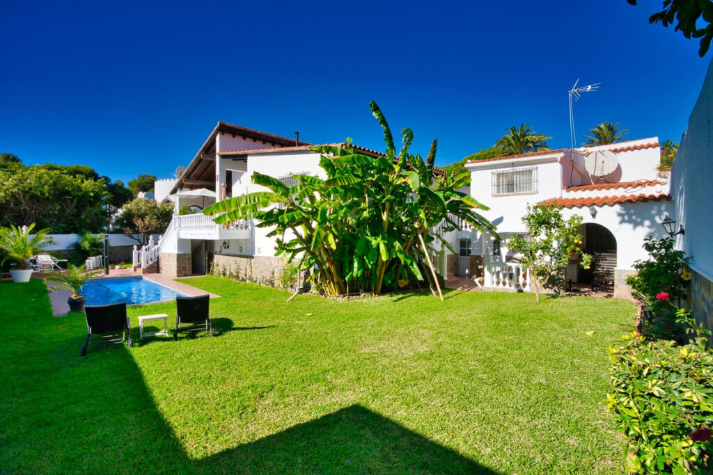 Detached Villa Torrenueva