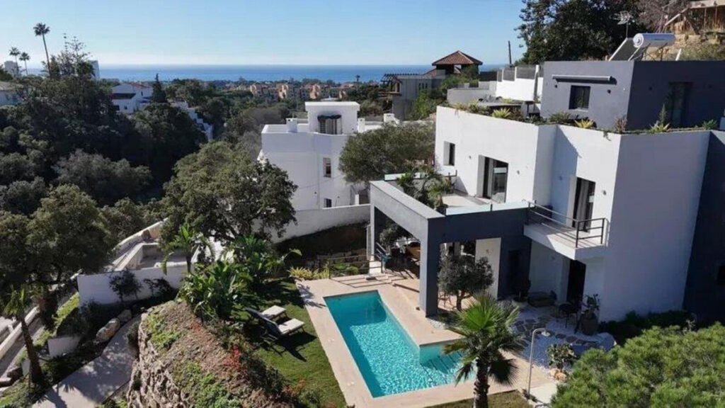Detached Villa Elviria