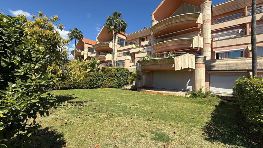 Ground Floor Apartment Nueva Andalucía
