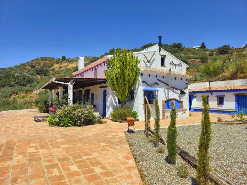 Detached Villa Riogordo