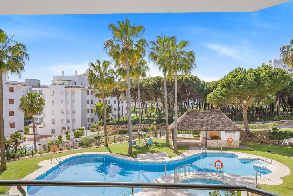 Middle Floor Apartment Calahonda