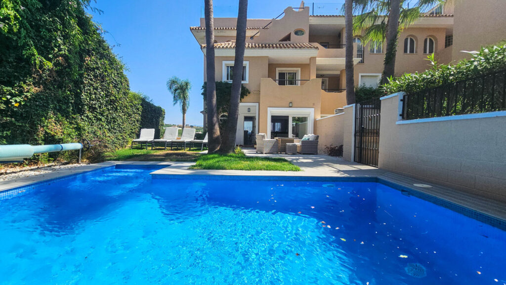 Semi-Detached House La Duquesa