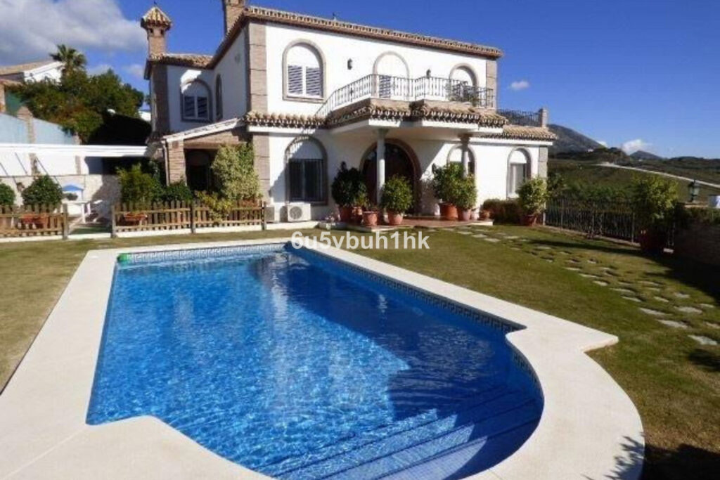 Detached Villa Mijas Costa