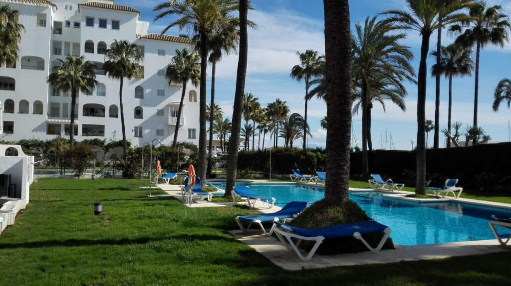 Middle Floor Apartment La Duquesa