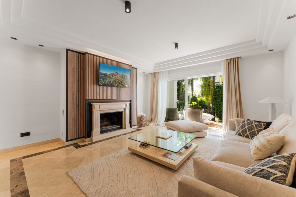 Middle Floor Apartment Sierra Blanca
