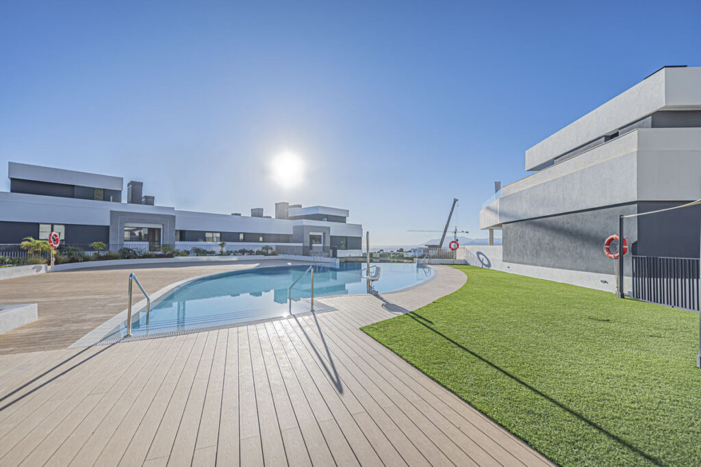 Middle Floor Apartment Altos de los Monteros
