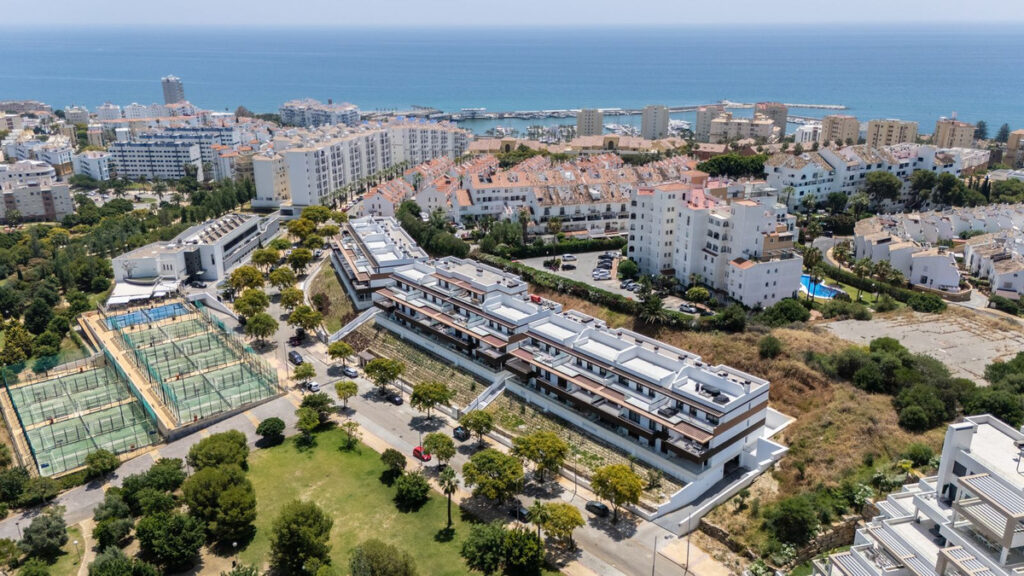 Middle Floor Apartment Estepona