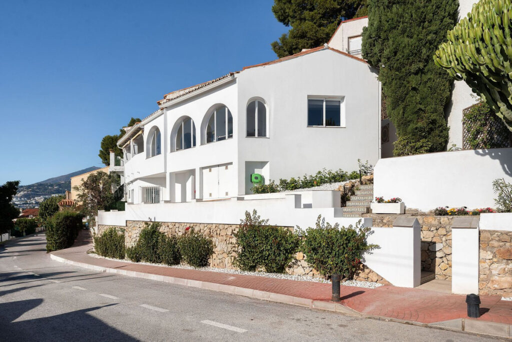 Semi-Detached House Nueva Andalucía
