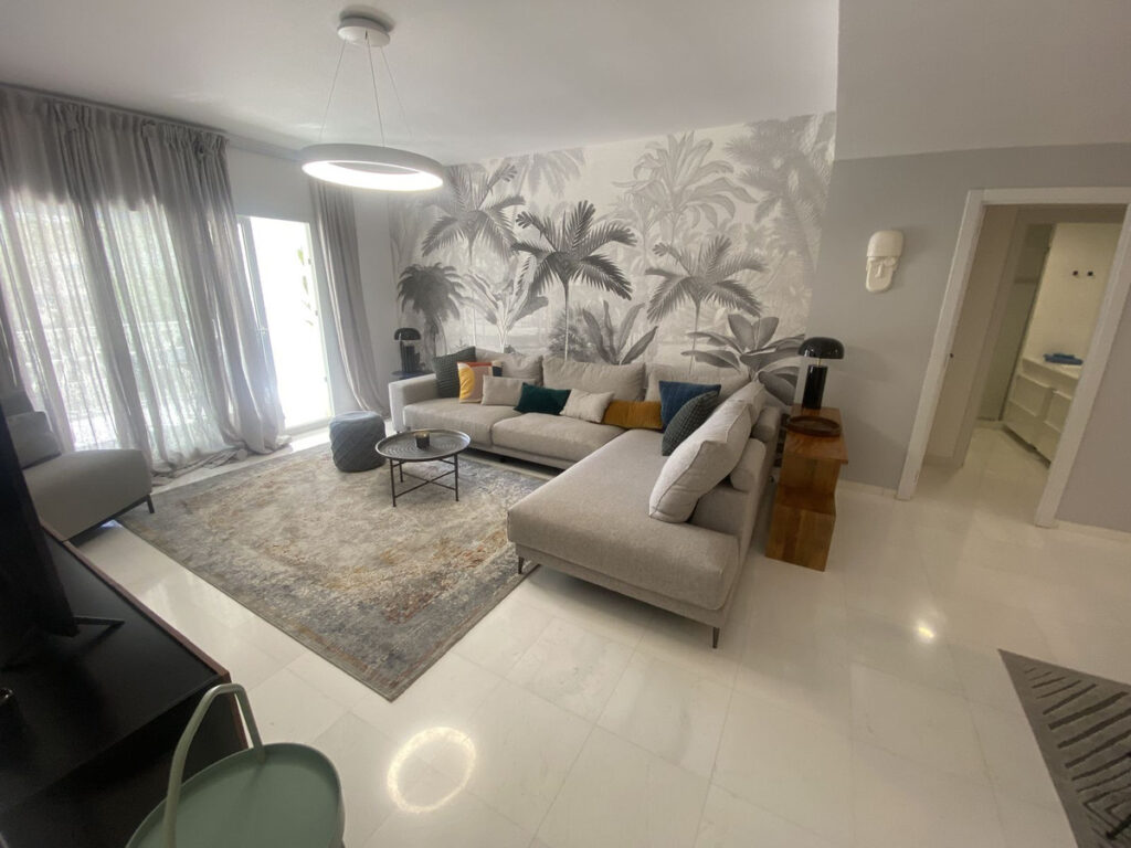 Middle Floor Apartment Puerto Banús