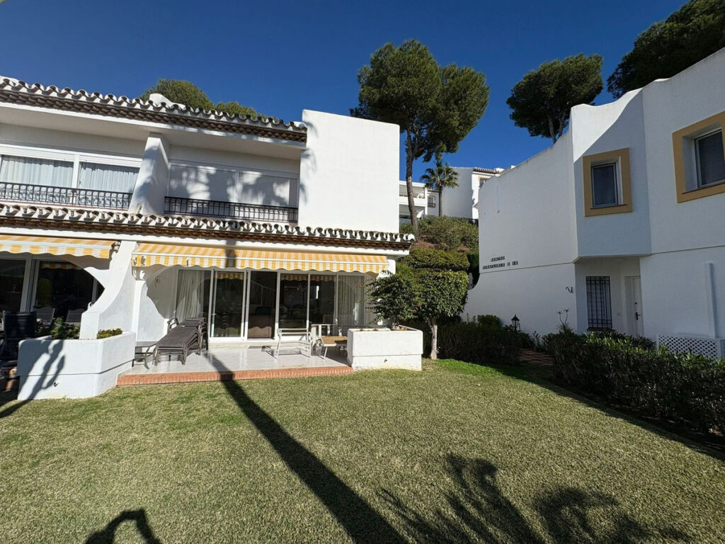 Semi-Detached House Miraflores