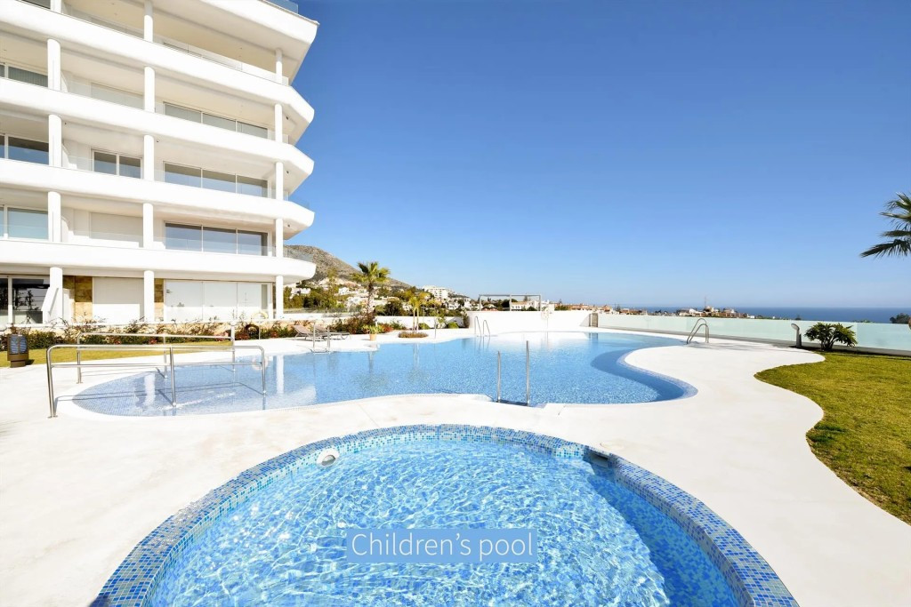 Middle Floor Apartment Fuengirola