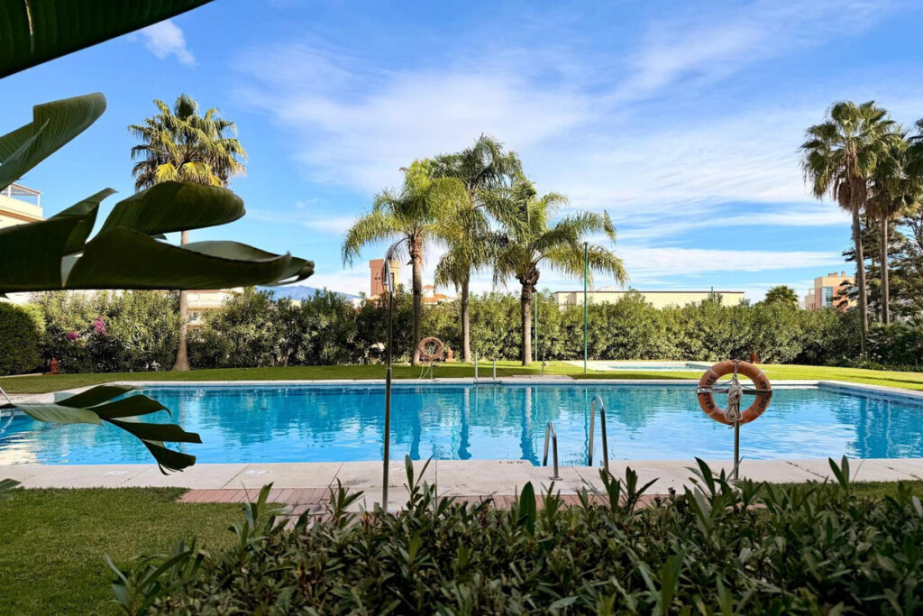 Middle Floor Apartment Estepona