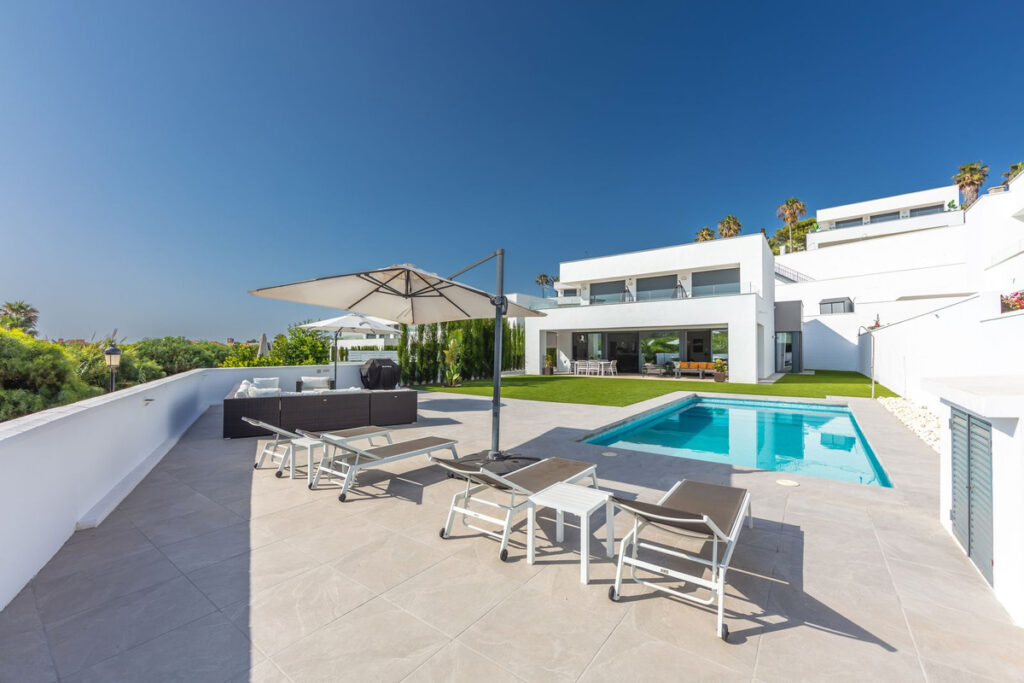 Detached Villa La Duquesa